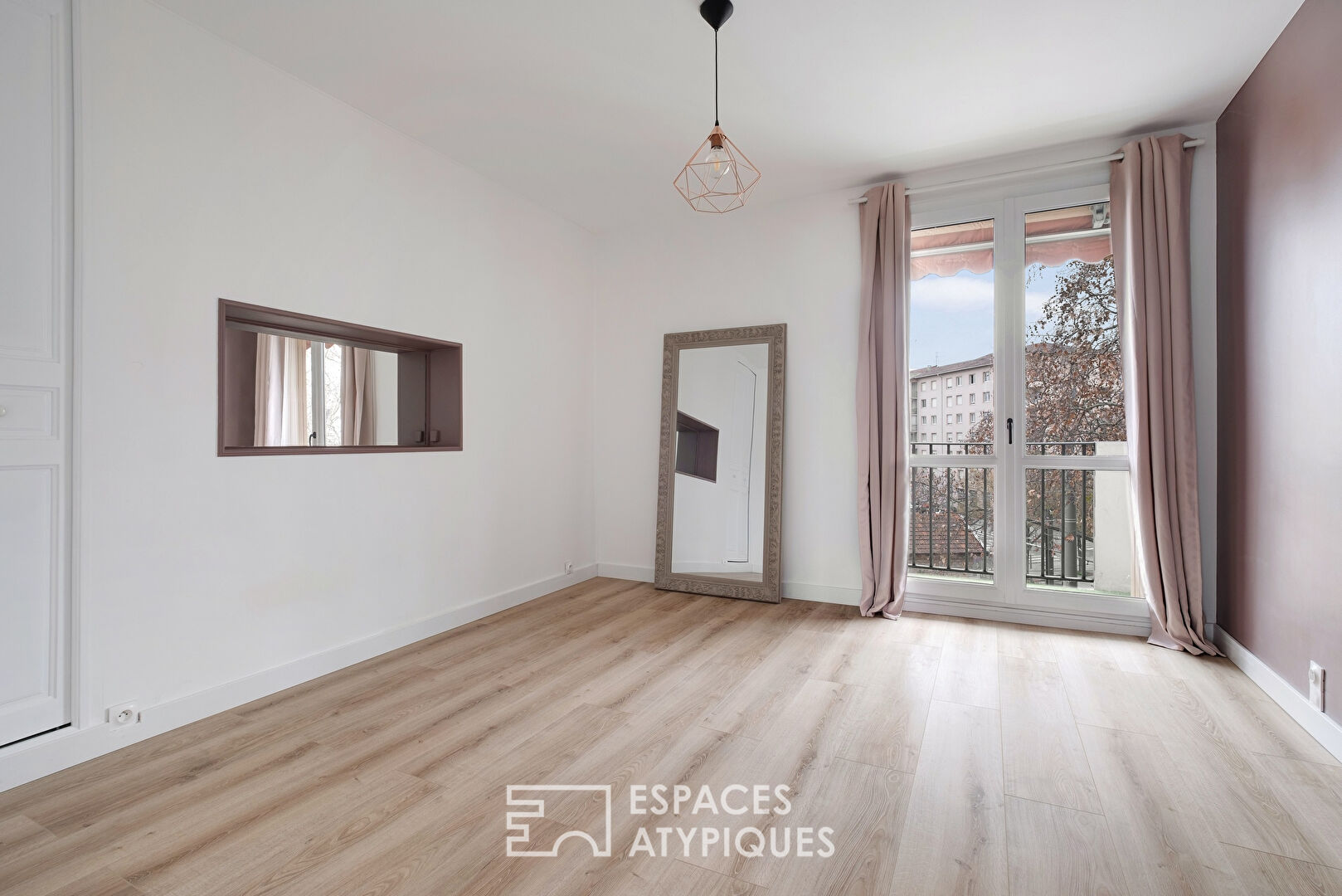 Renovated apartment with open view and balcony
