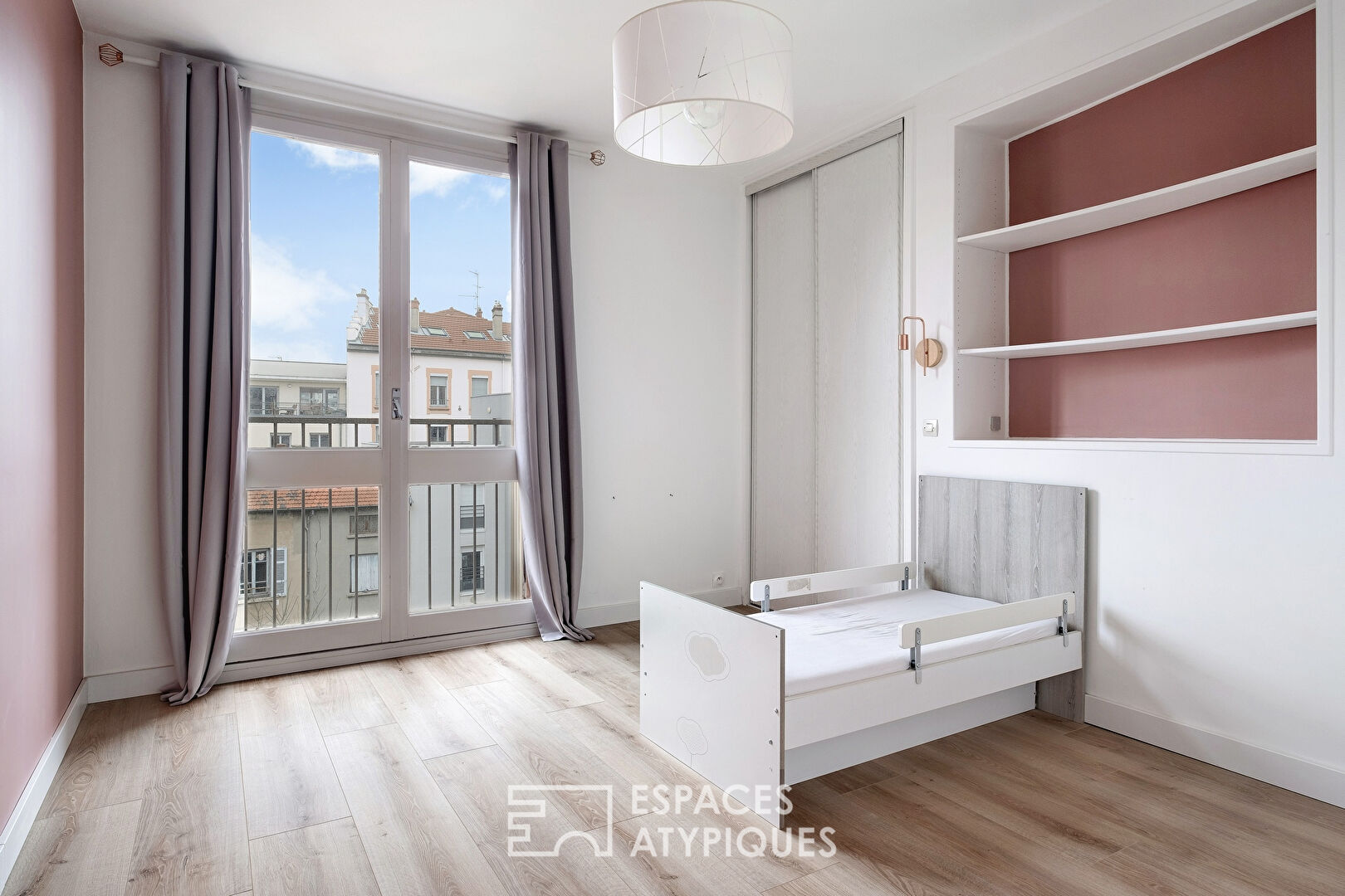 Renovated apartment with open view and balcony