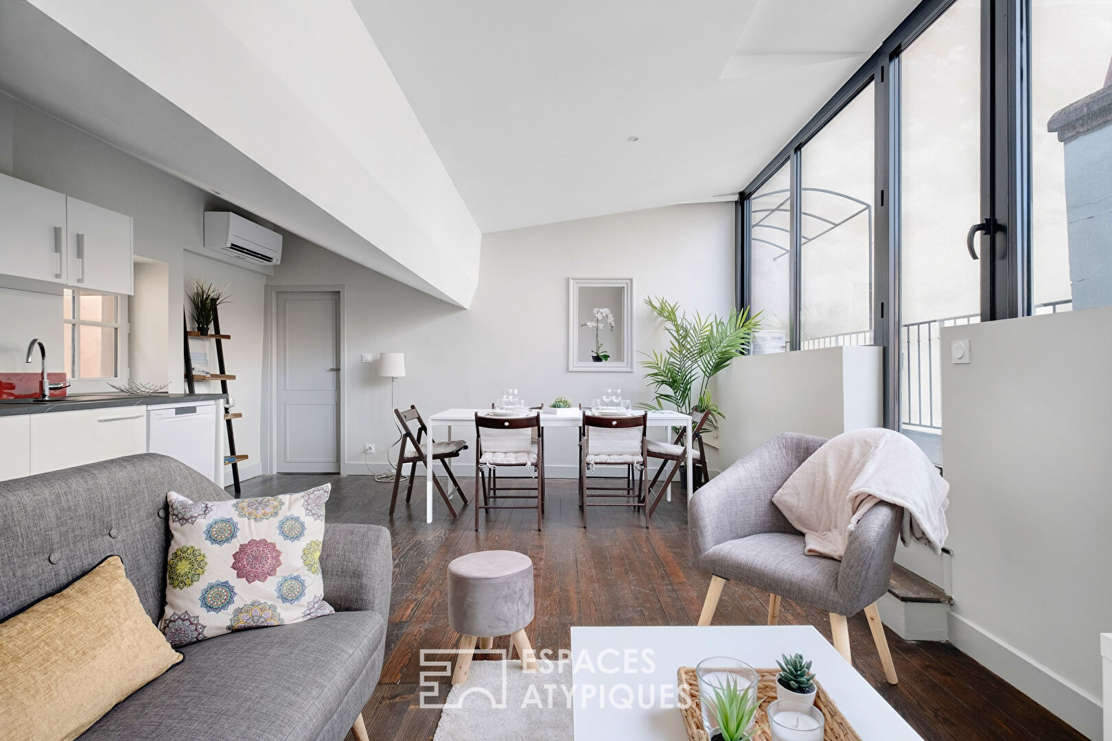 Appartement T3 mansardé en dernier étage avec balcon