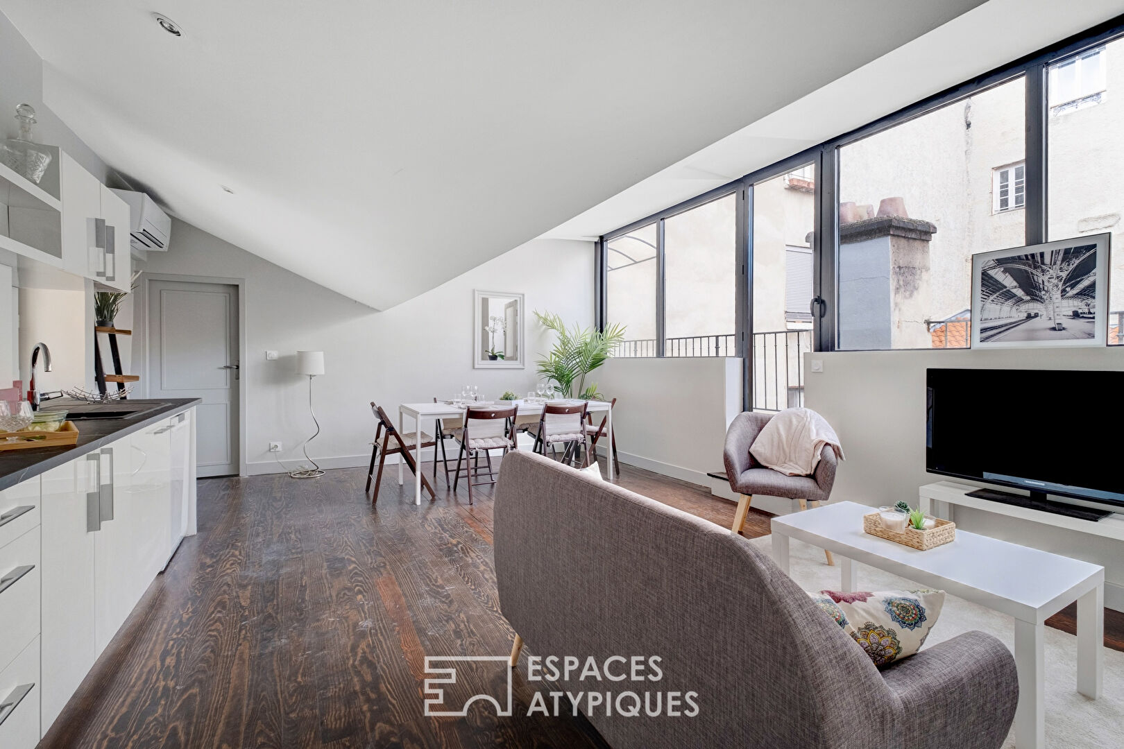 Appartement T3 mansardé en dernier étage avec balcon