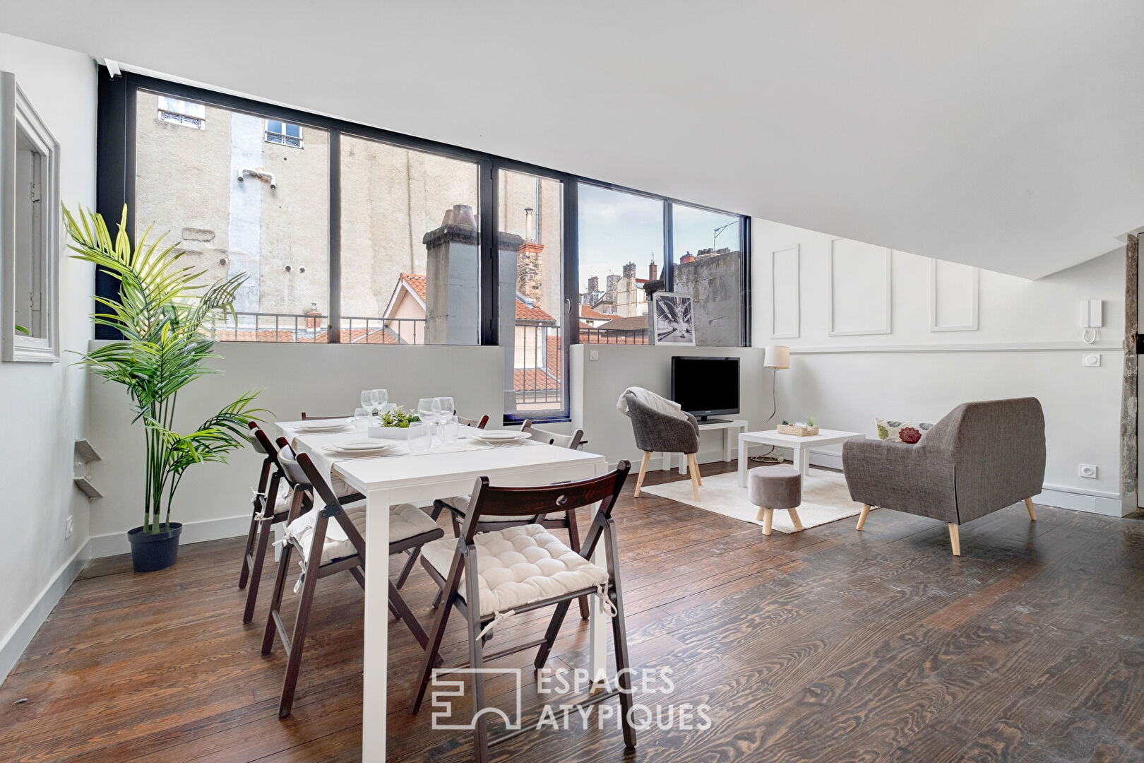 Appartement T3 mansardé en dernier étage avec balcon
