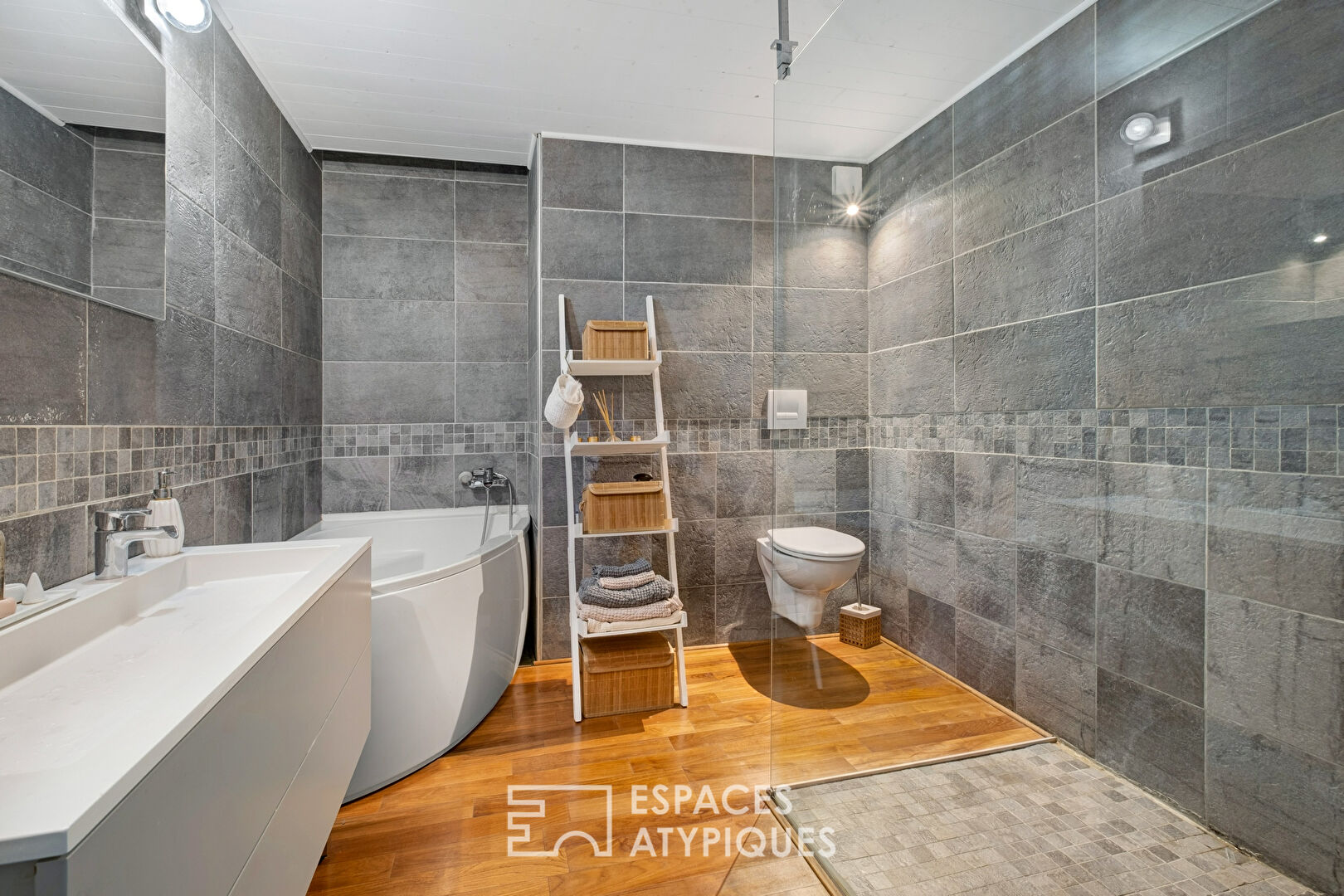 Ground floor duplex in a former convent