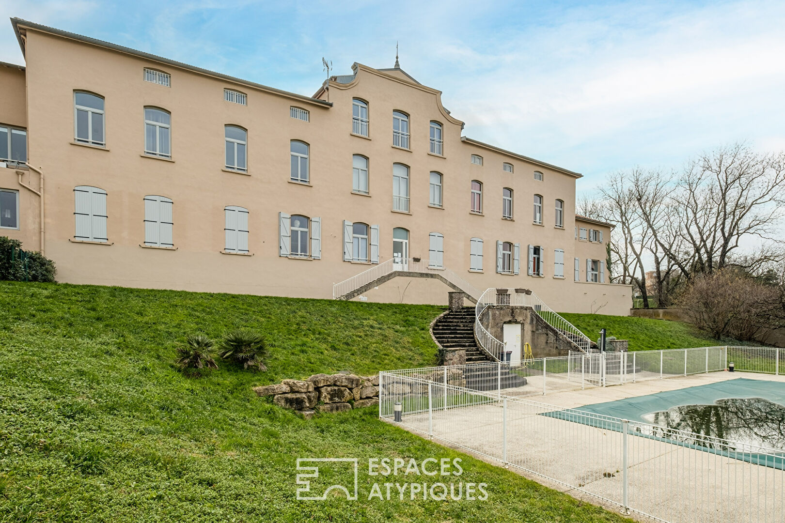 Ground floor duplex in a former convent