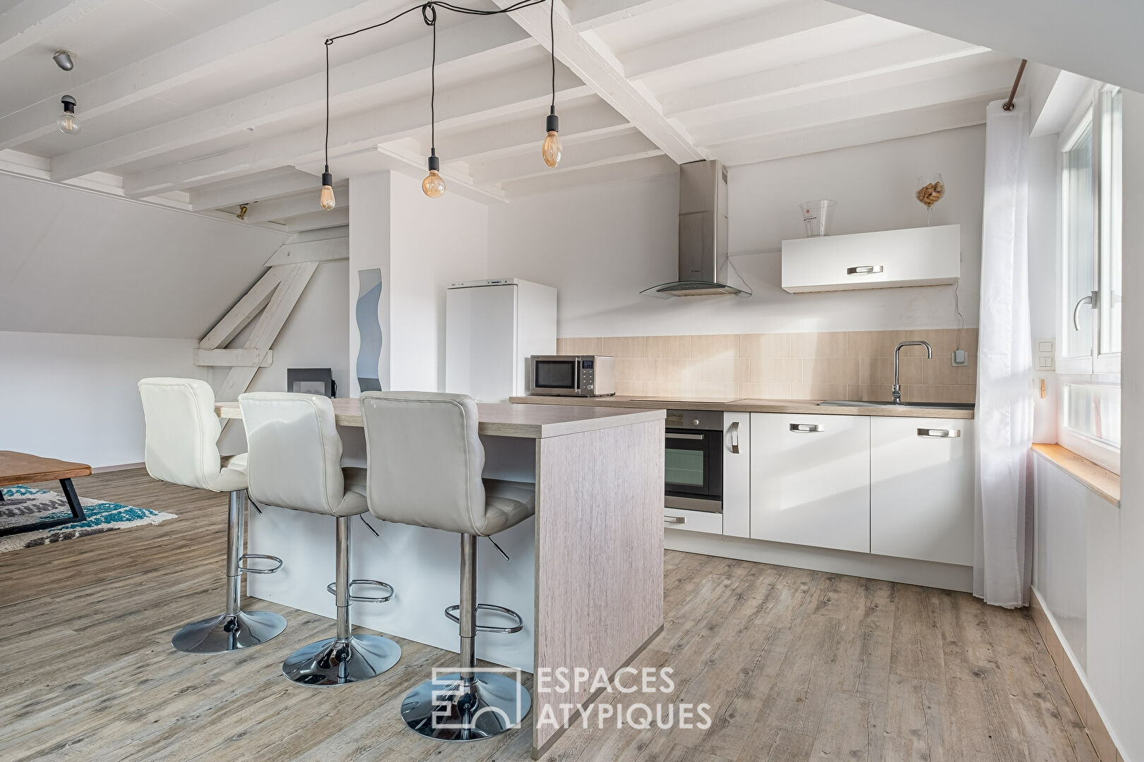 Old apartment on the top floor in the heart of the village