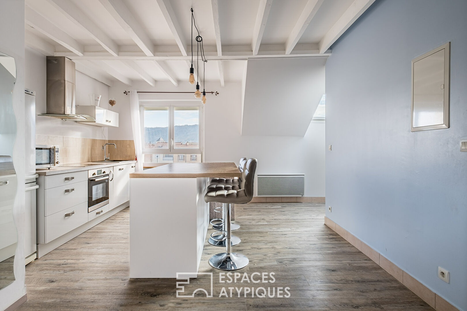 Old apartment on the top floor in the heart of the village