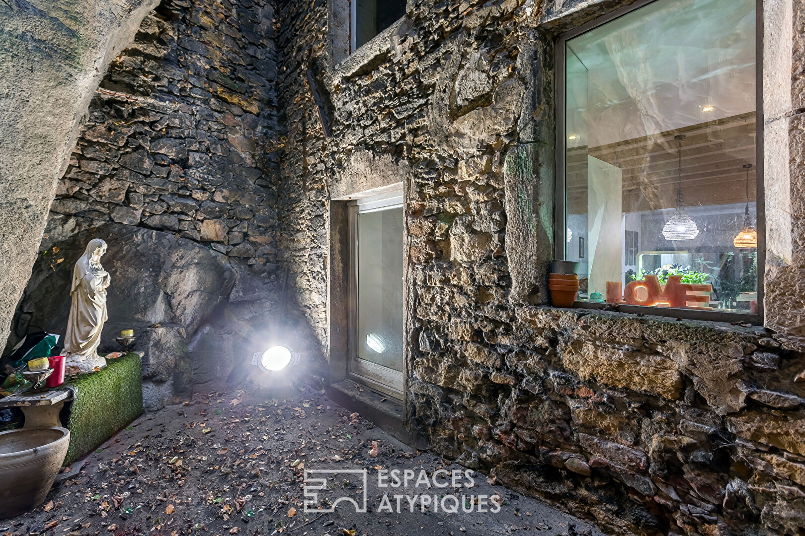 House on quay of Saône