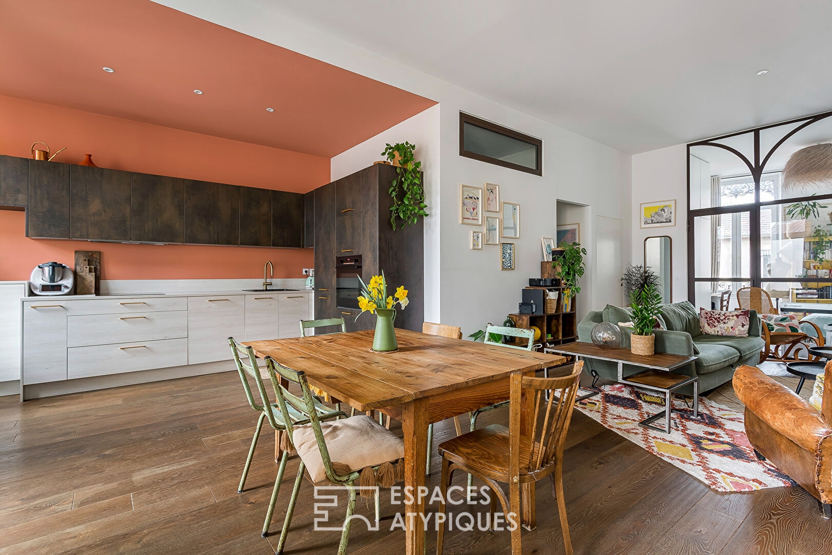 Appartement rénové avec goût à métro Valmy