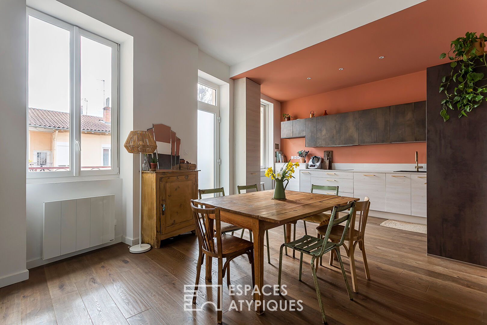 Appartement rénové avec goût à métro Valmy