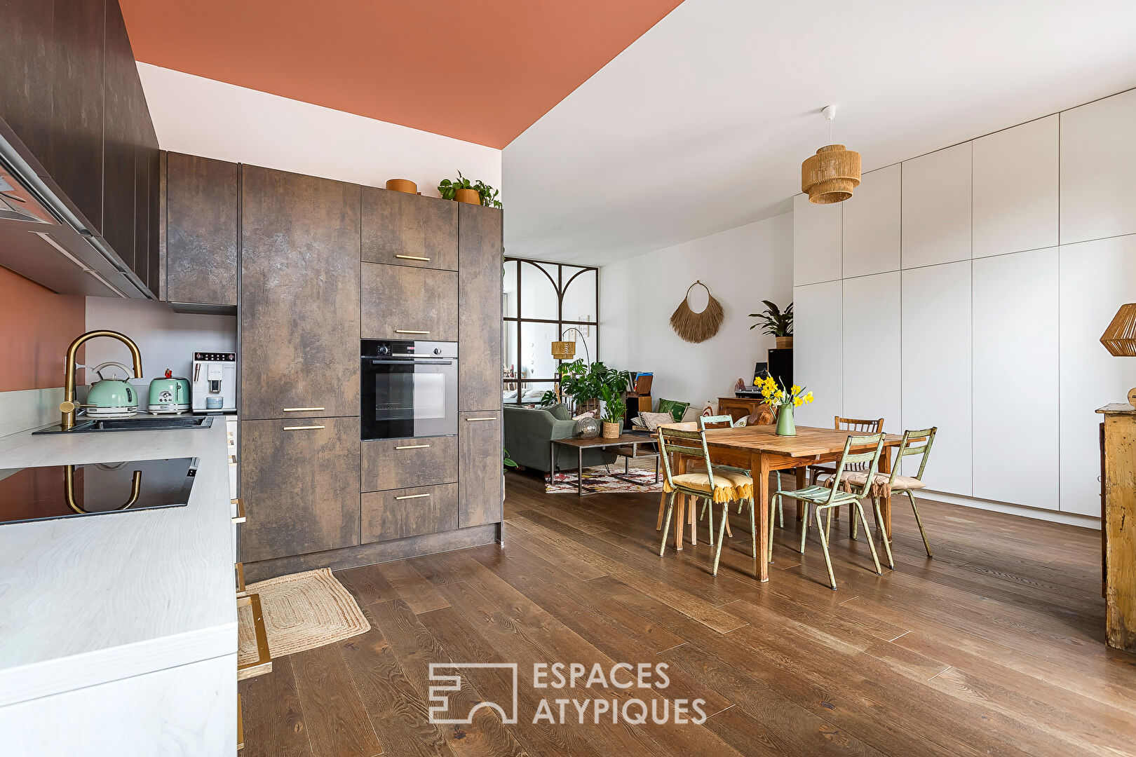 Appartement rénové avec goût à métro Valmy