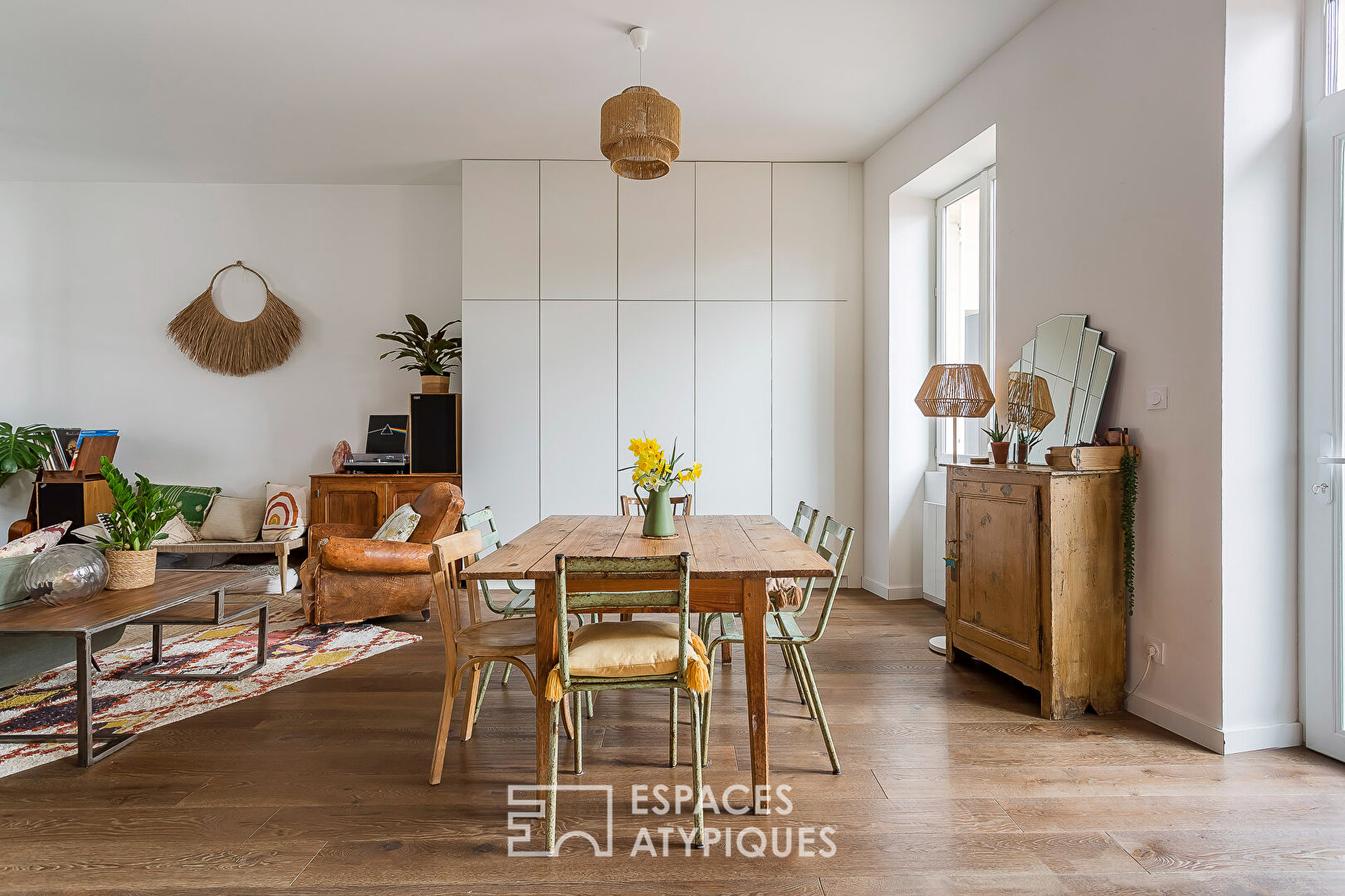 Appartement rénové avec goût à métro Valmy