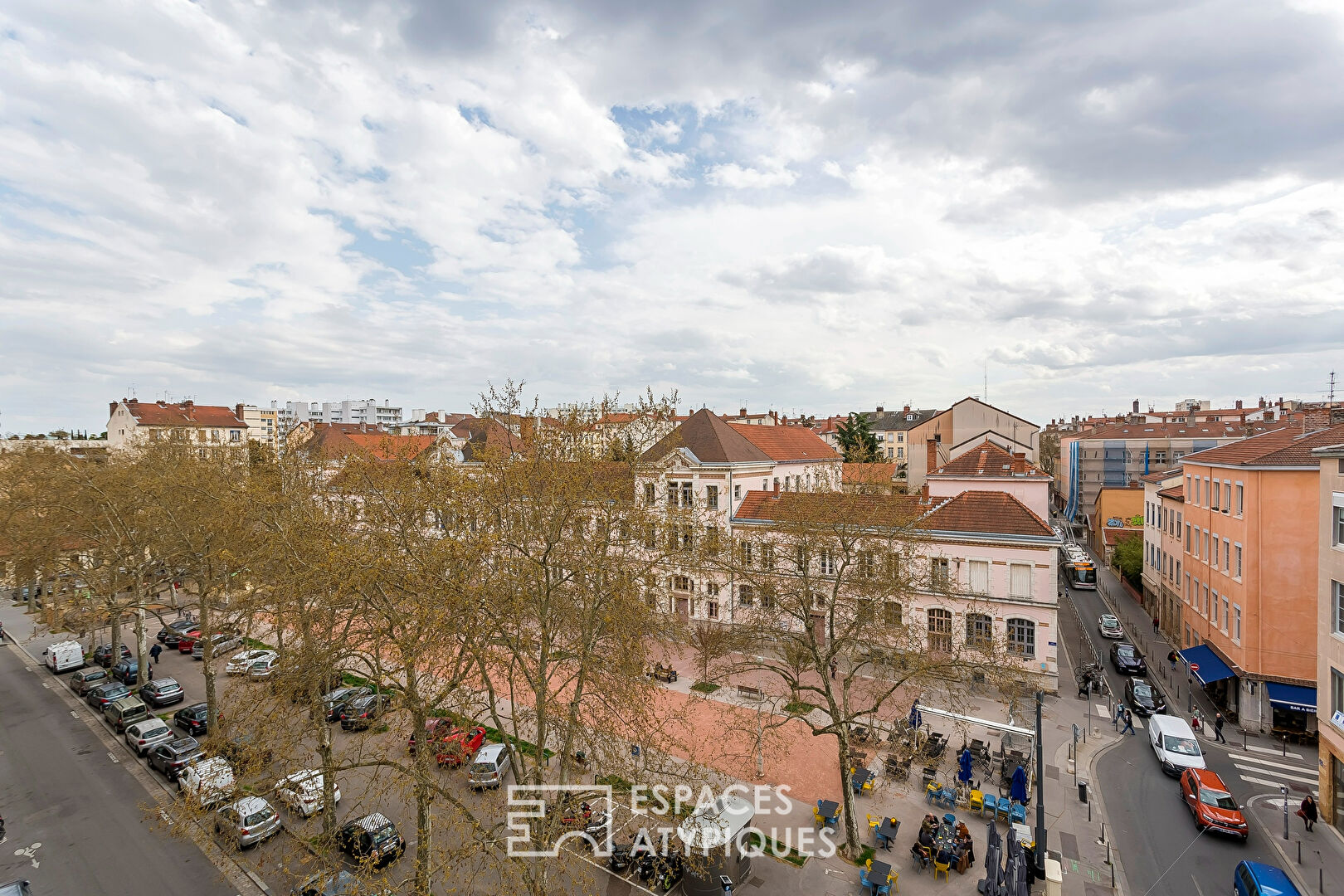 Family duplex with a view in the heart of the Croix Rousse