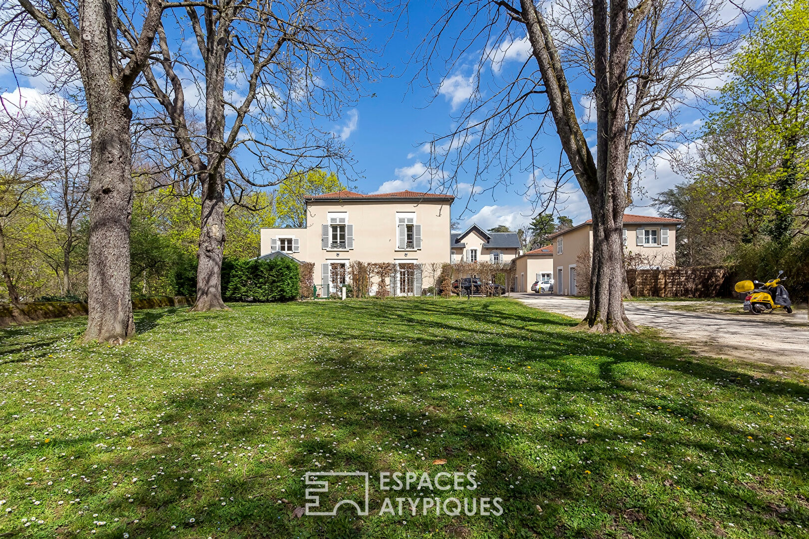 Duplex rénové avec jardin