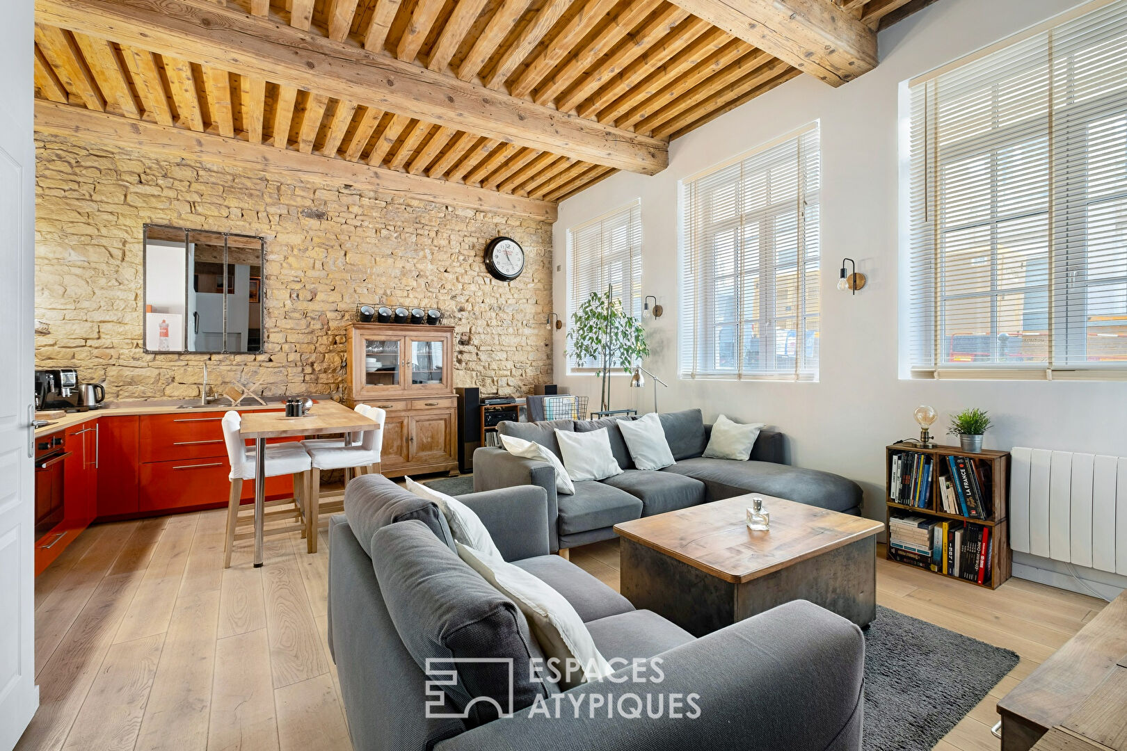 Canut renovated in a former music studio