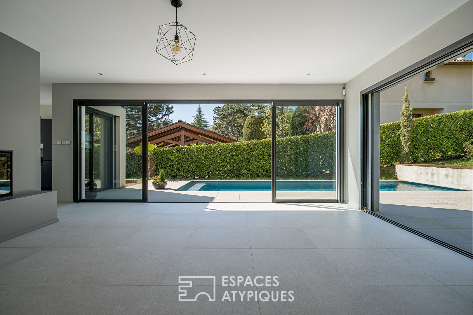 Contemporary house with garden and swimming pool