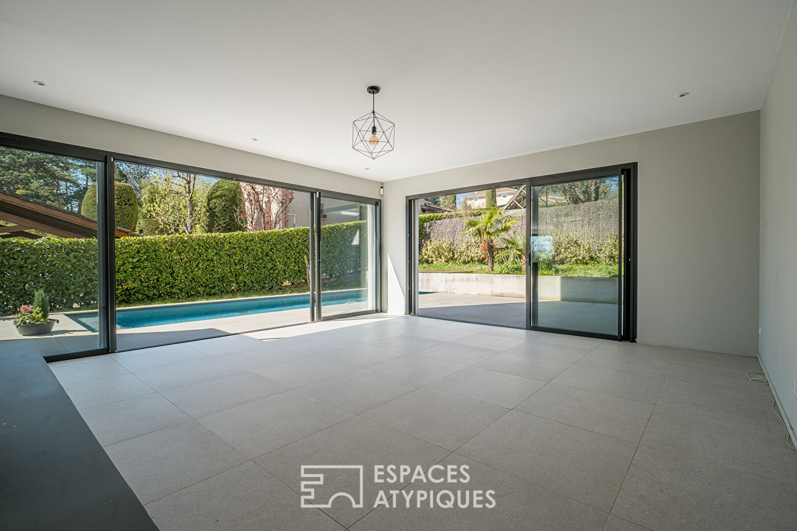 Contemporary house with garden and swimming pool