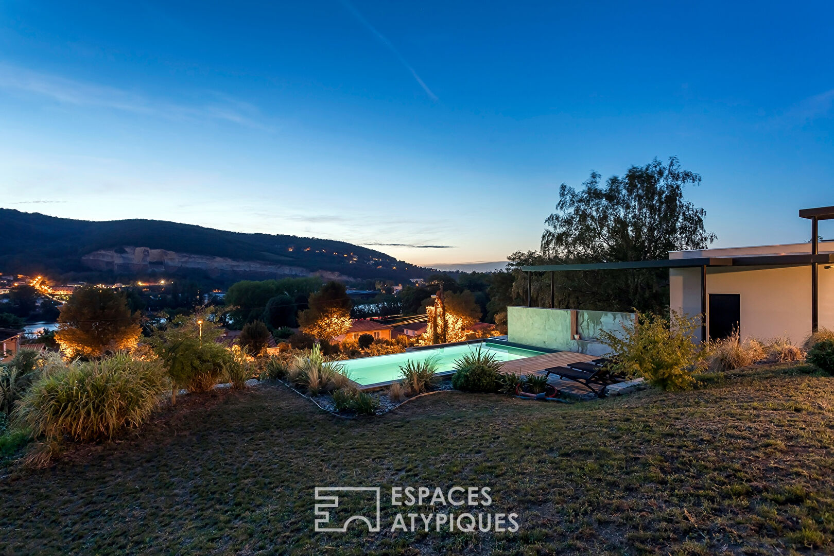 Architect house with view and infinity pool