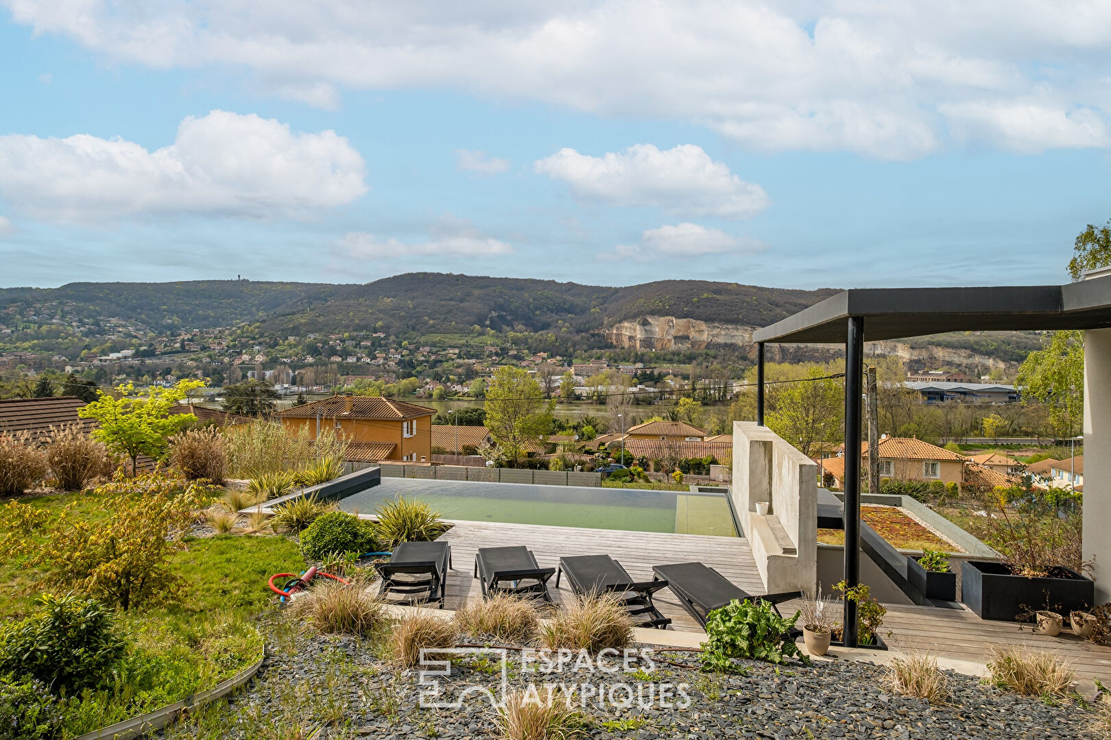 Architect house with view and infinity pool