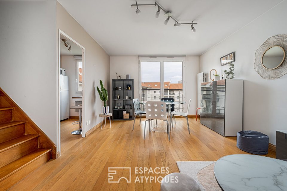 Duplex en dernier étage d'un immeuble moderne
