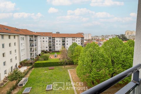 Duplex en dernier étage d’un immeuble moderne