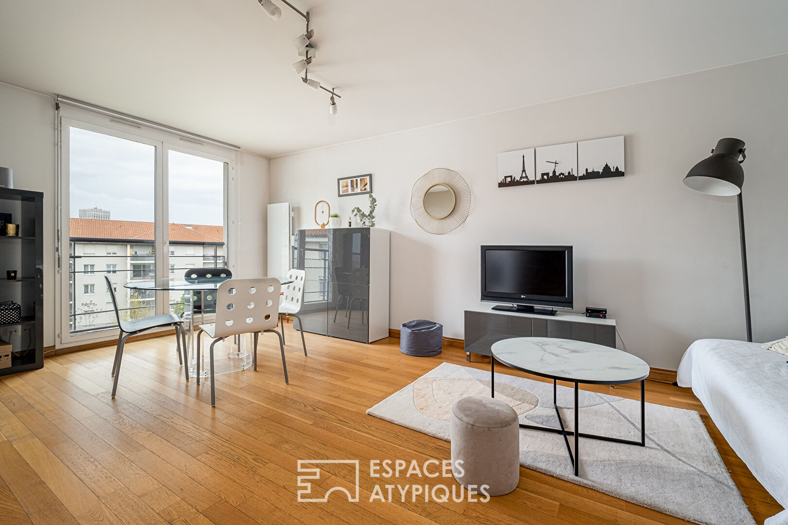 Duplex en dernier étage d’un immeuble moderne