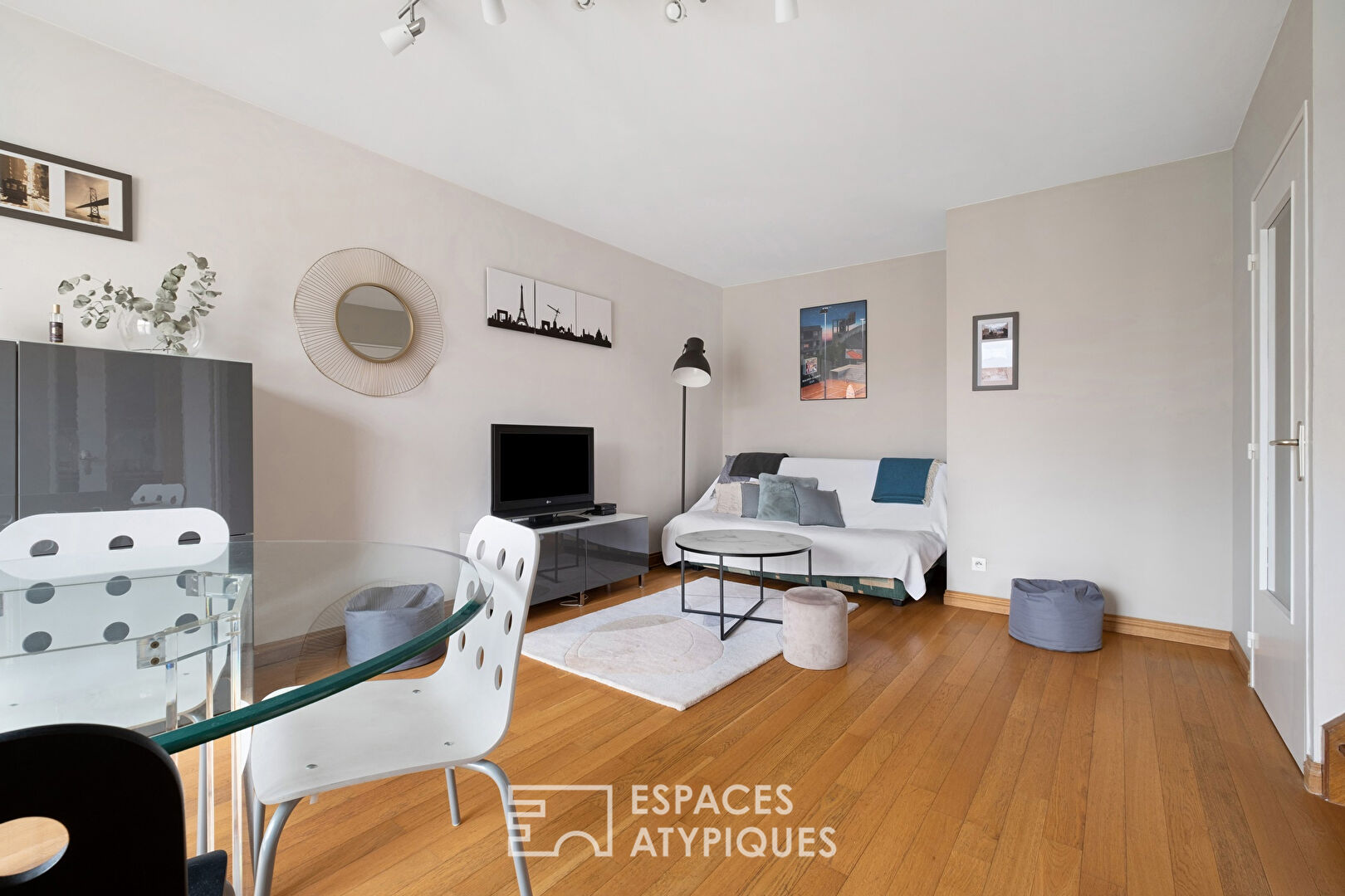 Duplex en dernier étage d’un immeuble moderne