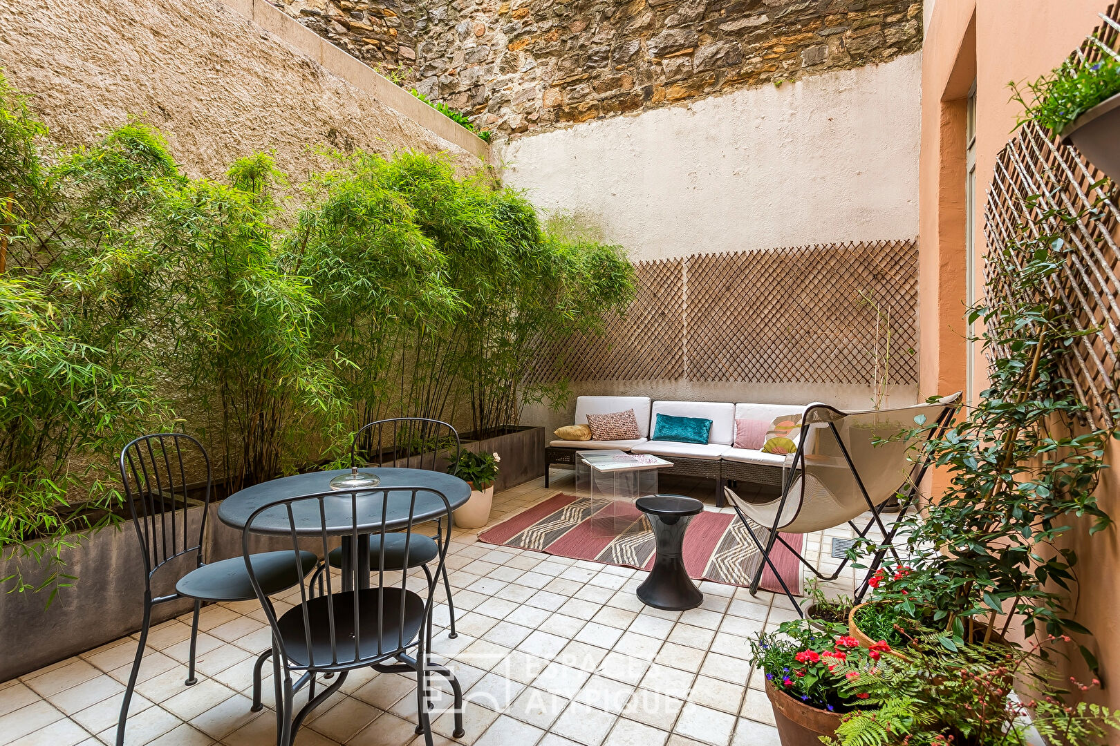 Canut renovated with 20sqm terrace