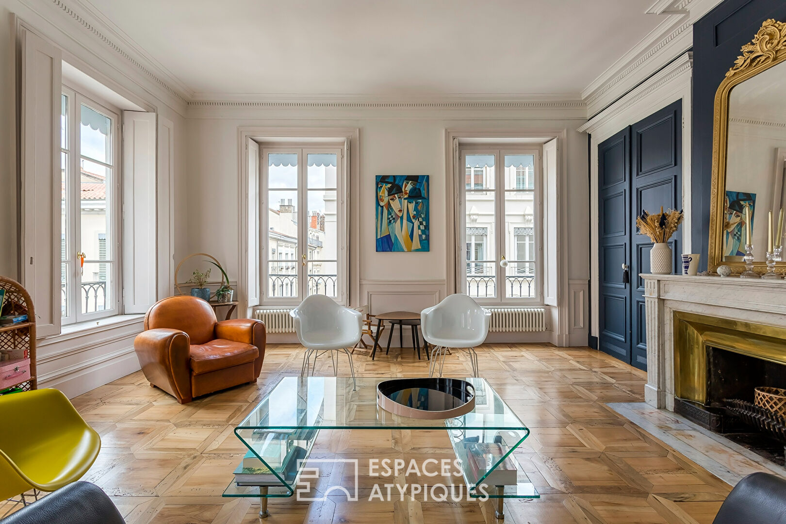 Sumptuous bourgeois renovated in the heart of Ainay on a high floor with elevator