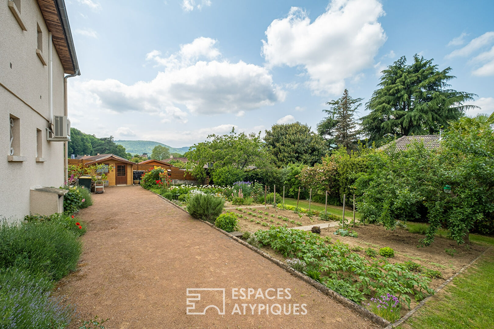 Maison avec jardin au coeur du village