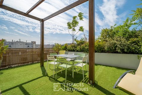 Toit-terrasse à proximité des quais du Rhône et de la place Jean Jaurès