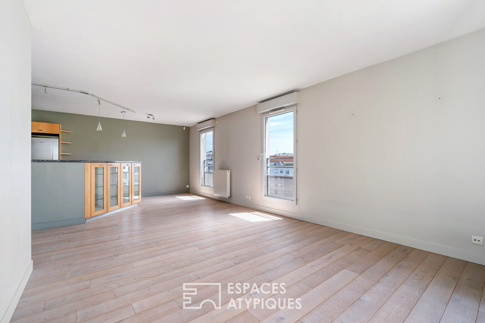 Toit-terrasse à proximité des quais du Rhône et de la place Jean Jaurès