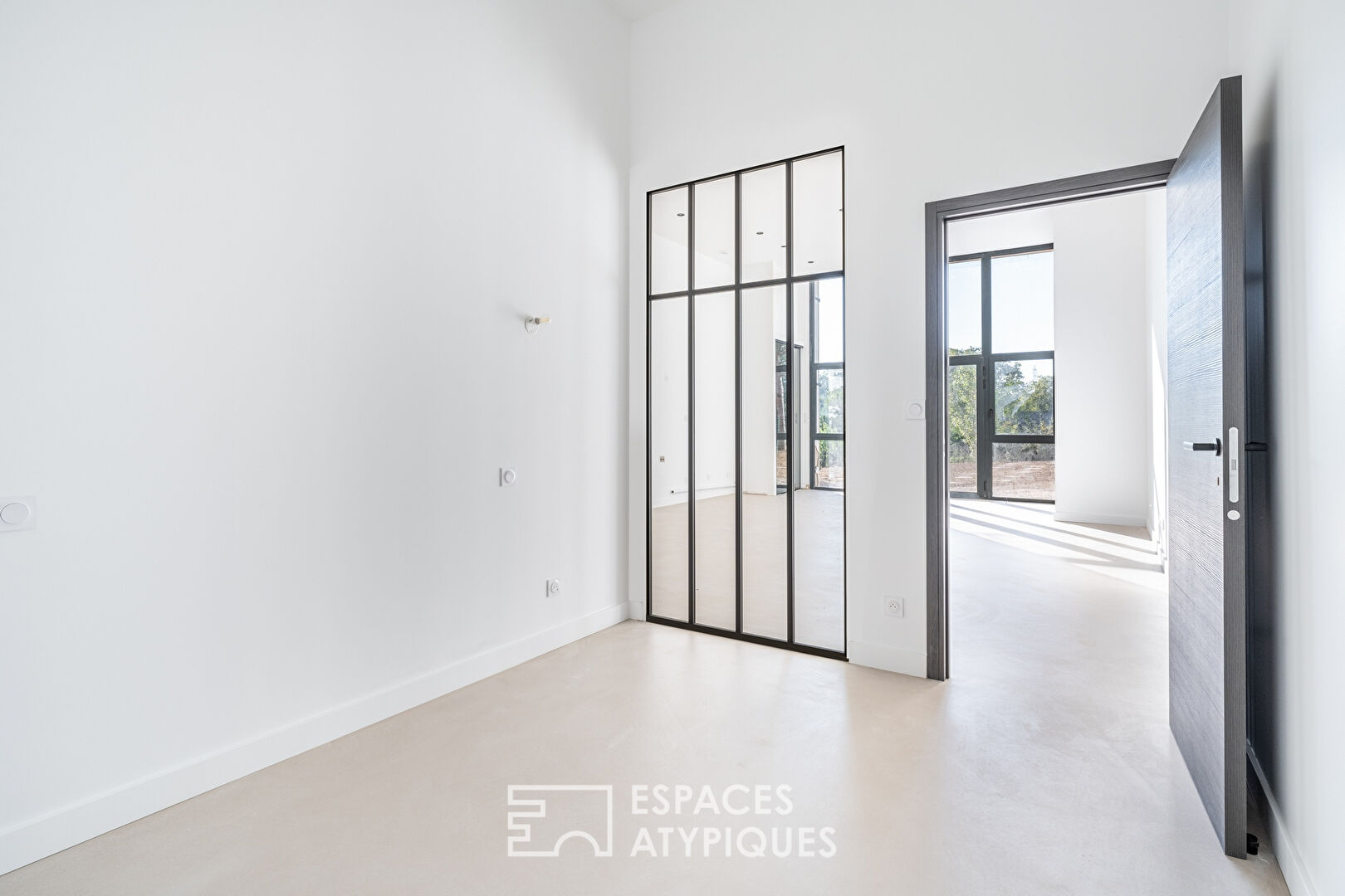Contemporary loft with terrace, garden and parking