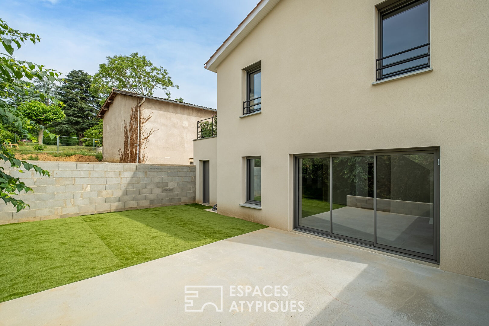 Maison neuve au coeur du village