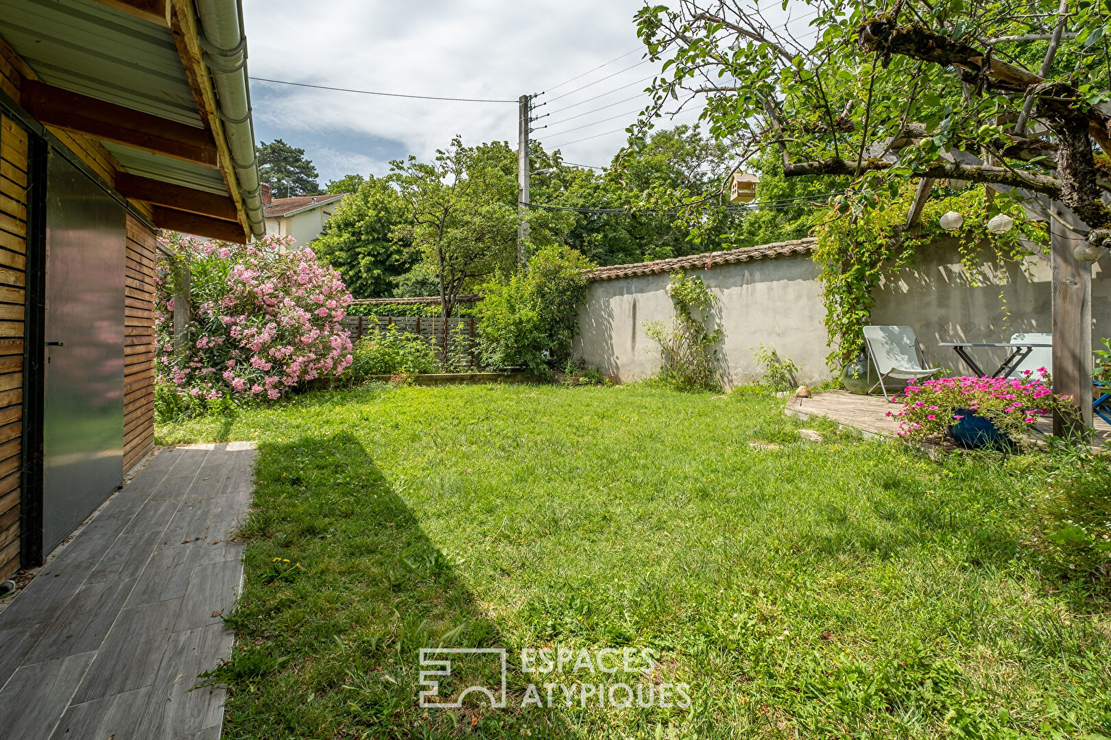 Duplex avec jardin dans une ancienne bâtisse