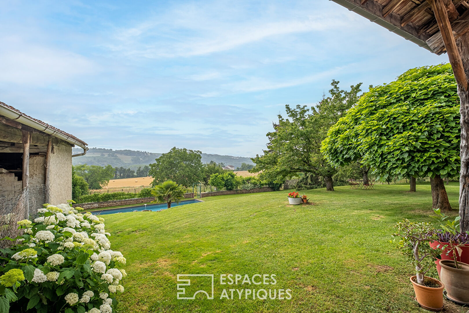 Charming renovated country house with swimming pool