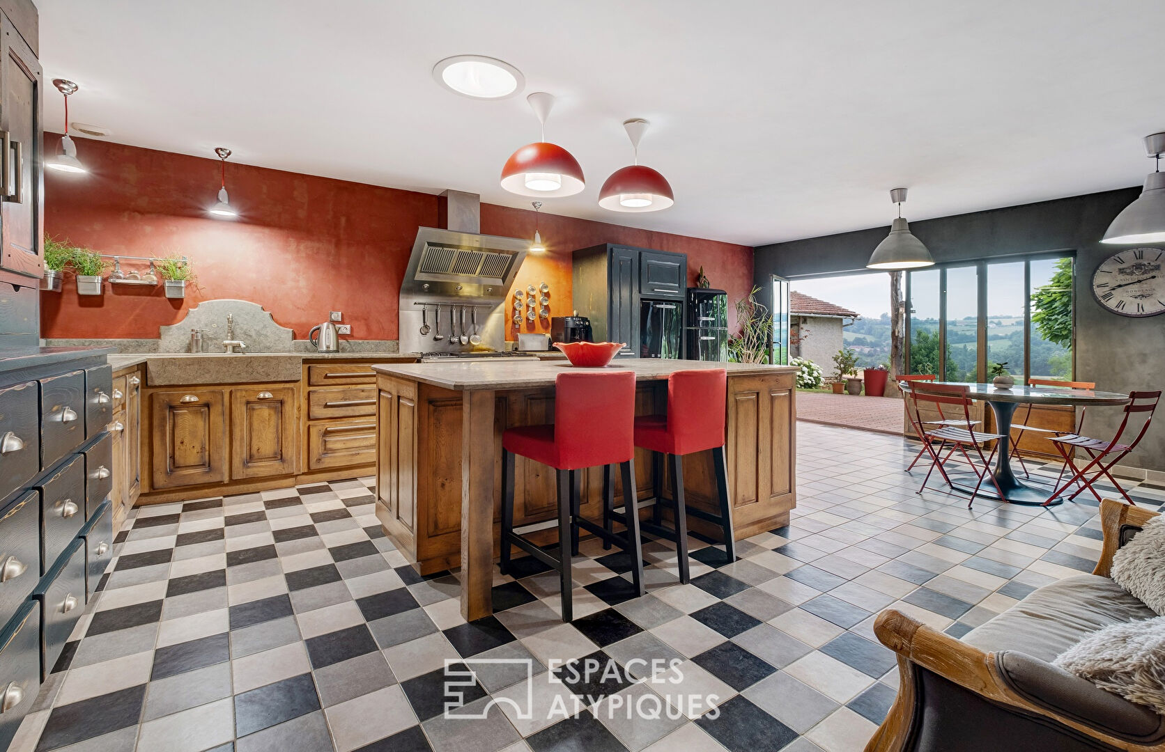 Charming renovated country house with swimming pool