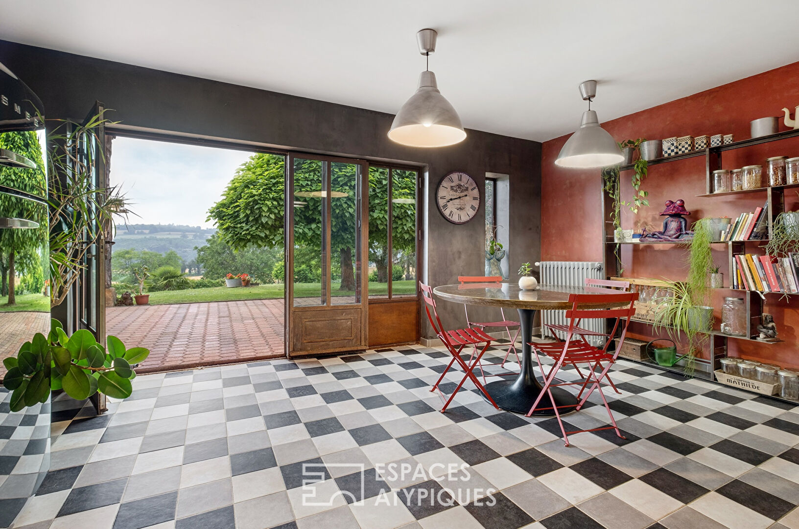 Charming renovated country house with swimming pool