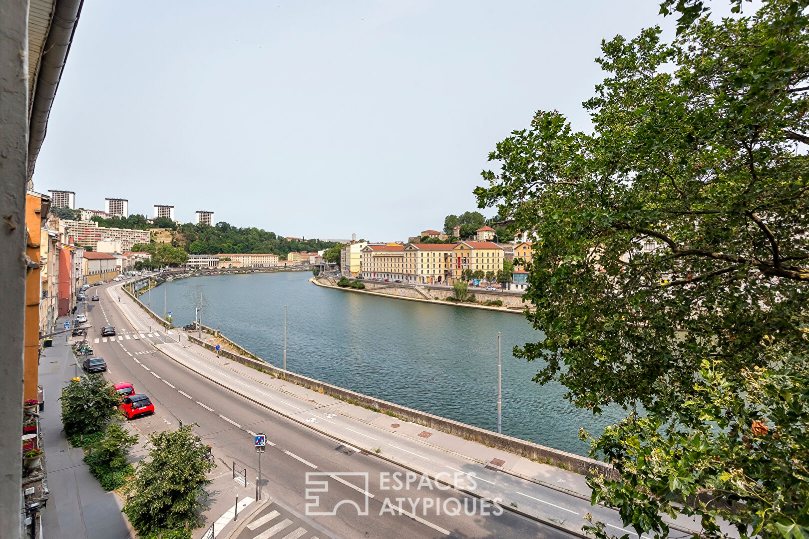 Old renovated duplex with Saône view