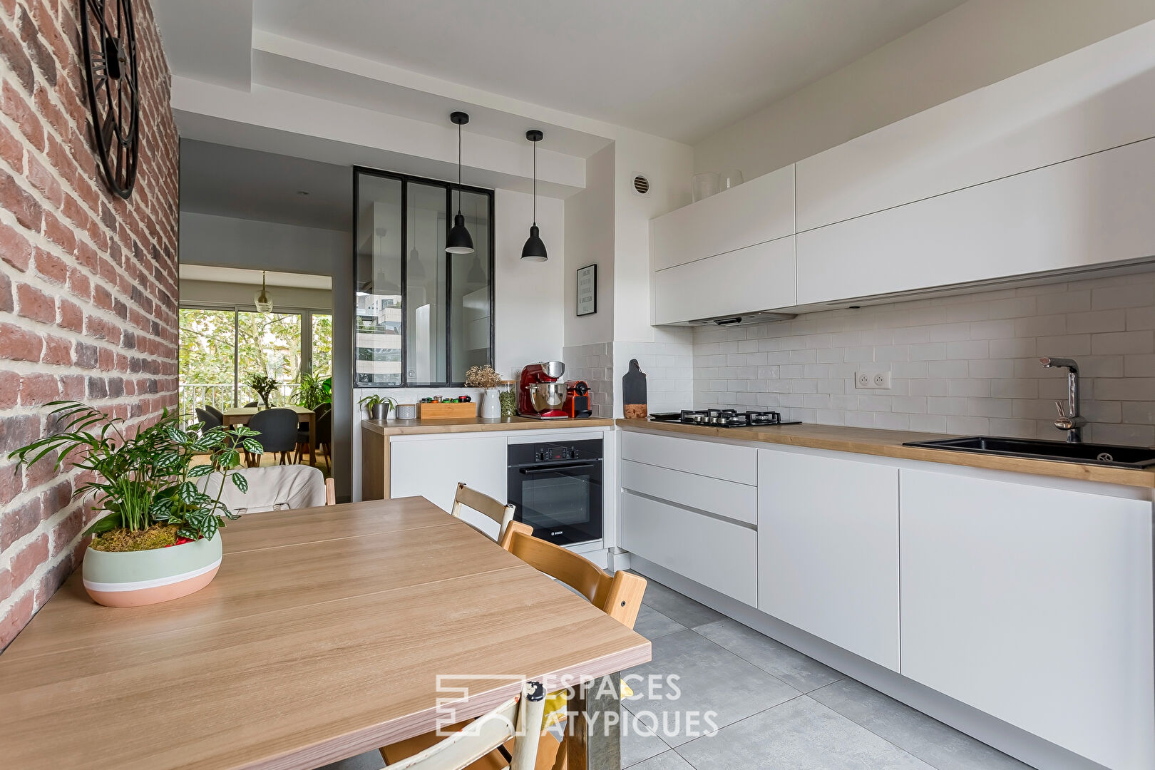 Appartement rénové en étage élevé