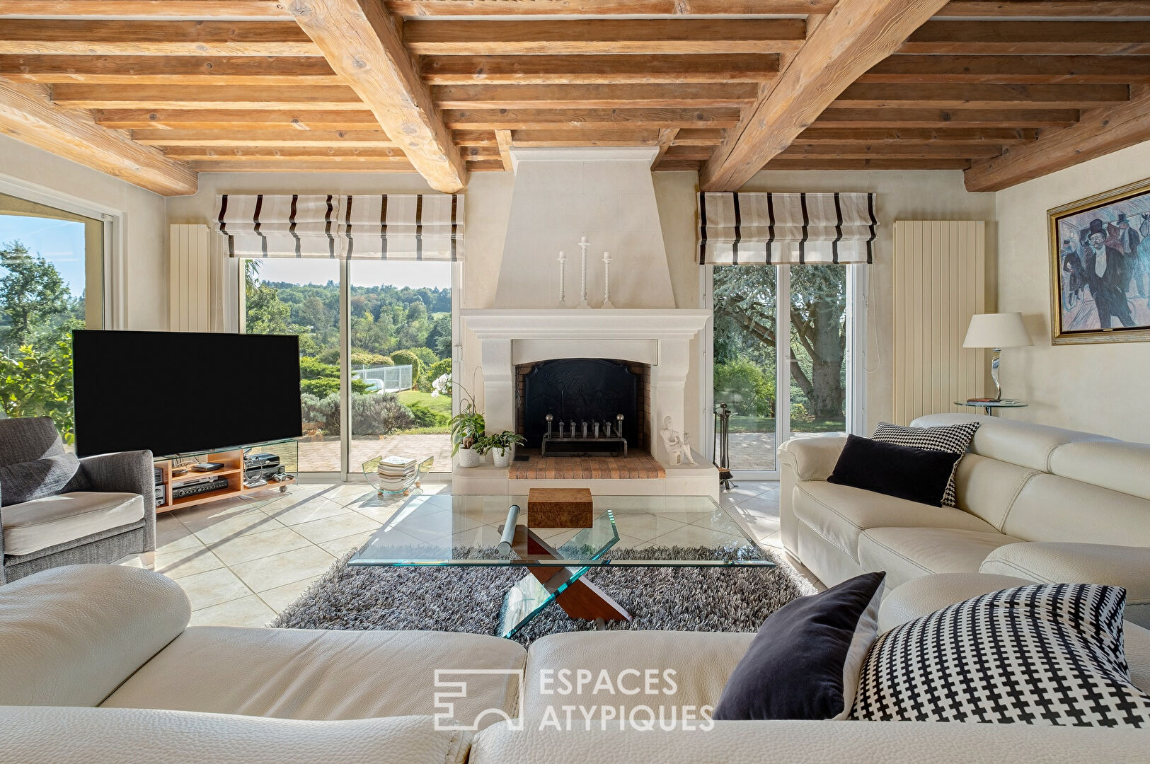 Exceptional property and its building land