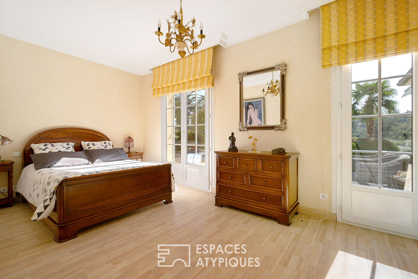 Exceptional property and its building land