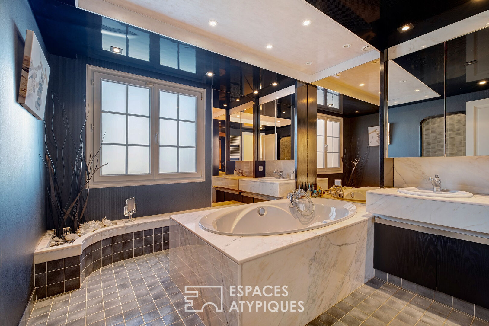 Exceptional property and its building land