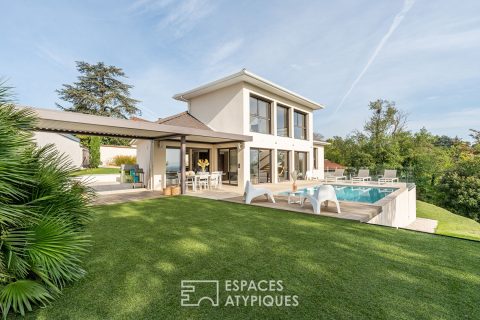 Villa contemporaine à la vue contemplative