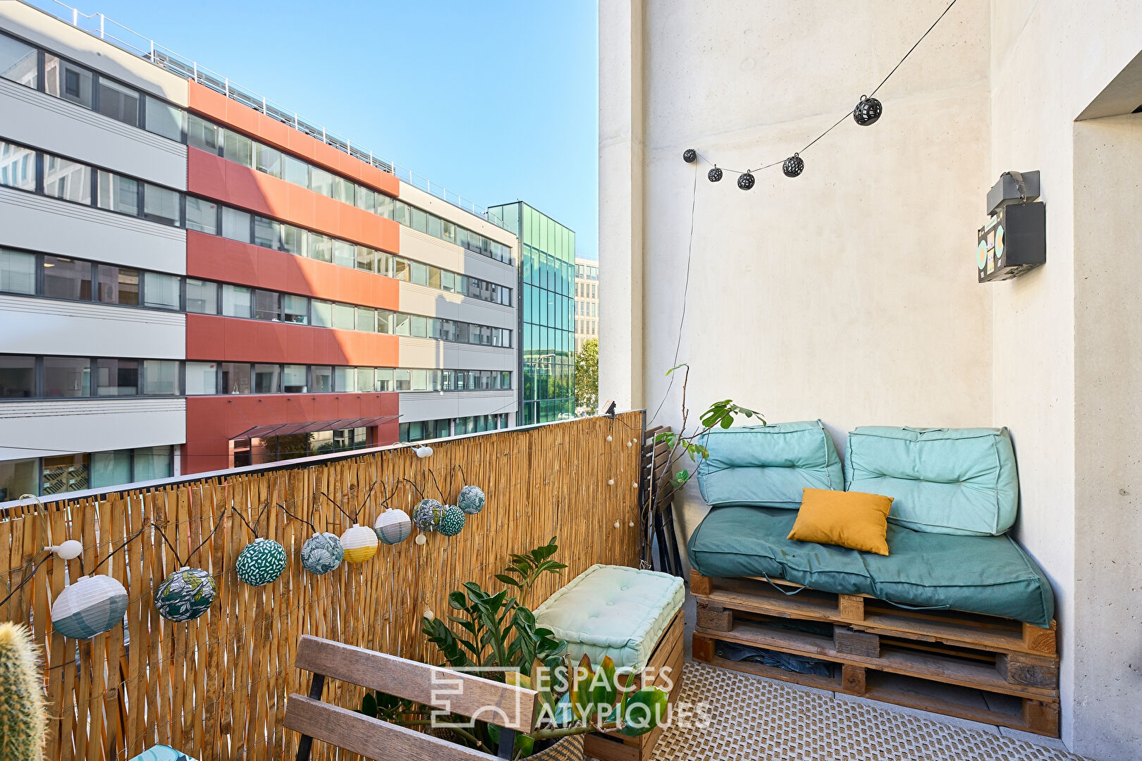 Duplex récent avec balcon