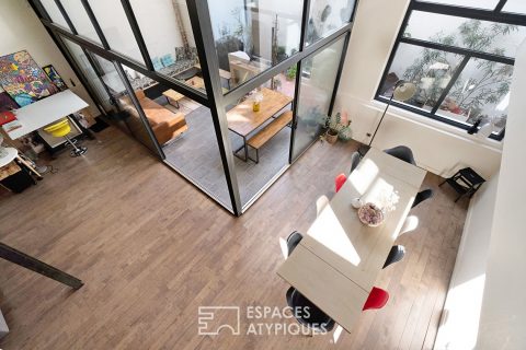 Loft dans une ancienne fabrique de poupées avec espace extérieur