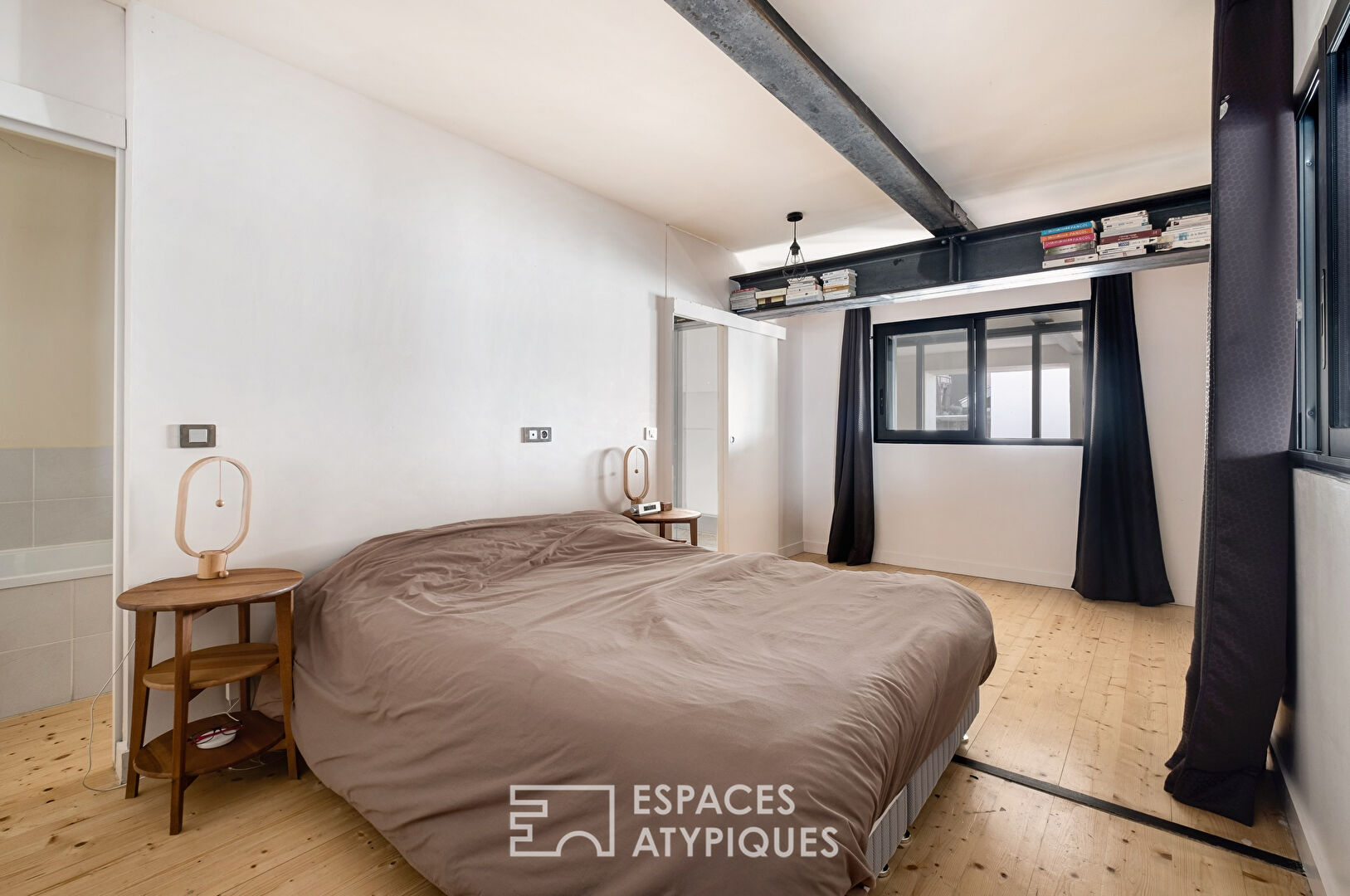 Loft dans une ancienne fabrique de poupées avec espace extérieur