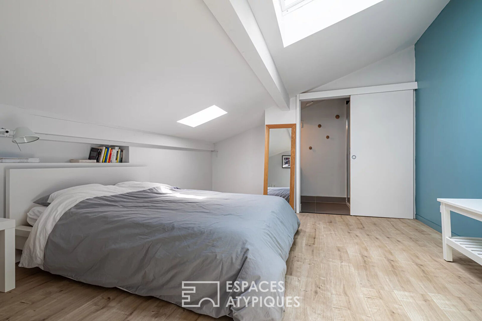 Loft with terrace in a former school