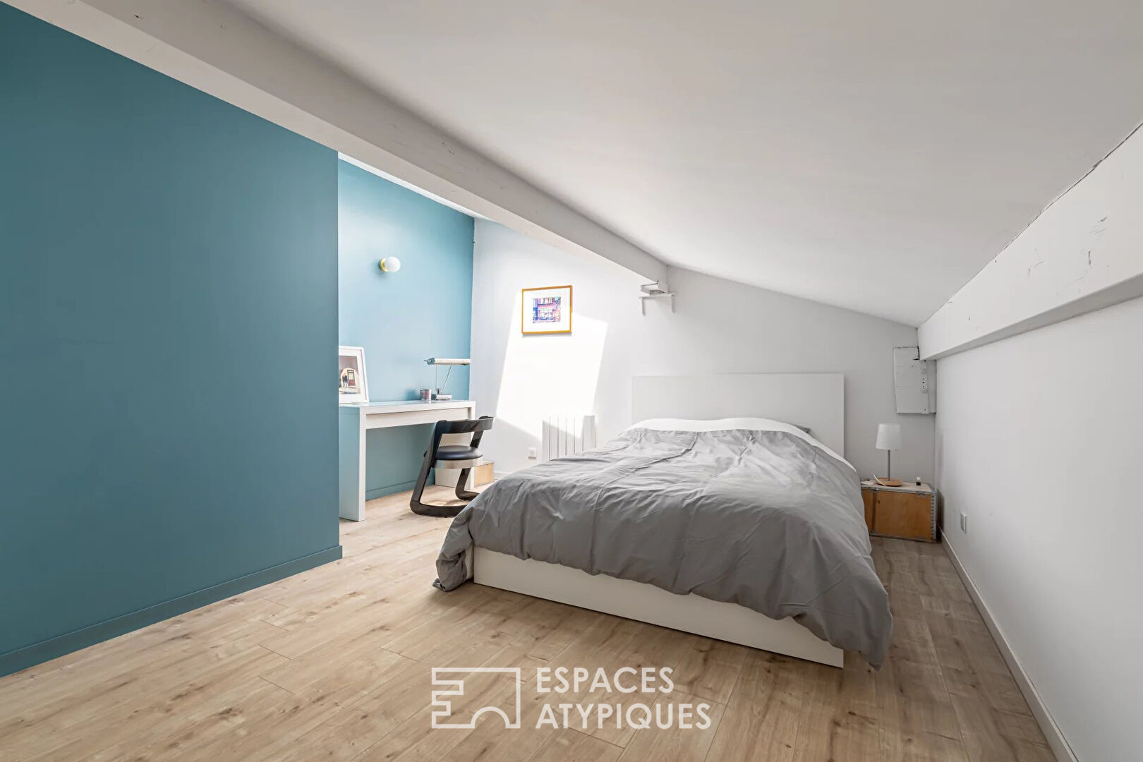 Loft with terrace in a former school
