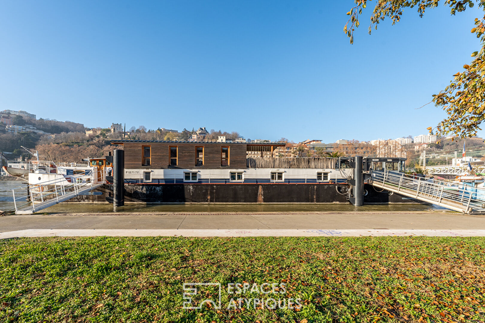 Magnifique péniche Freycinet au coeur de Lyon