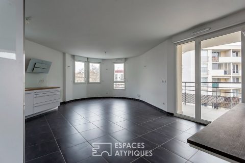 Appartement récent avec balcon