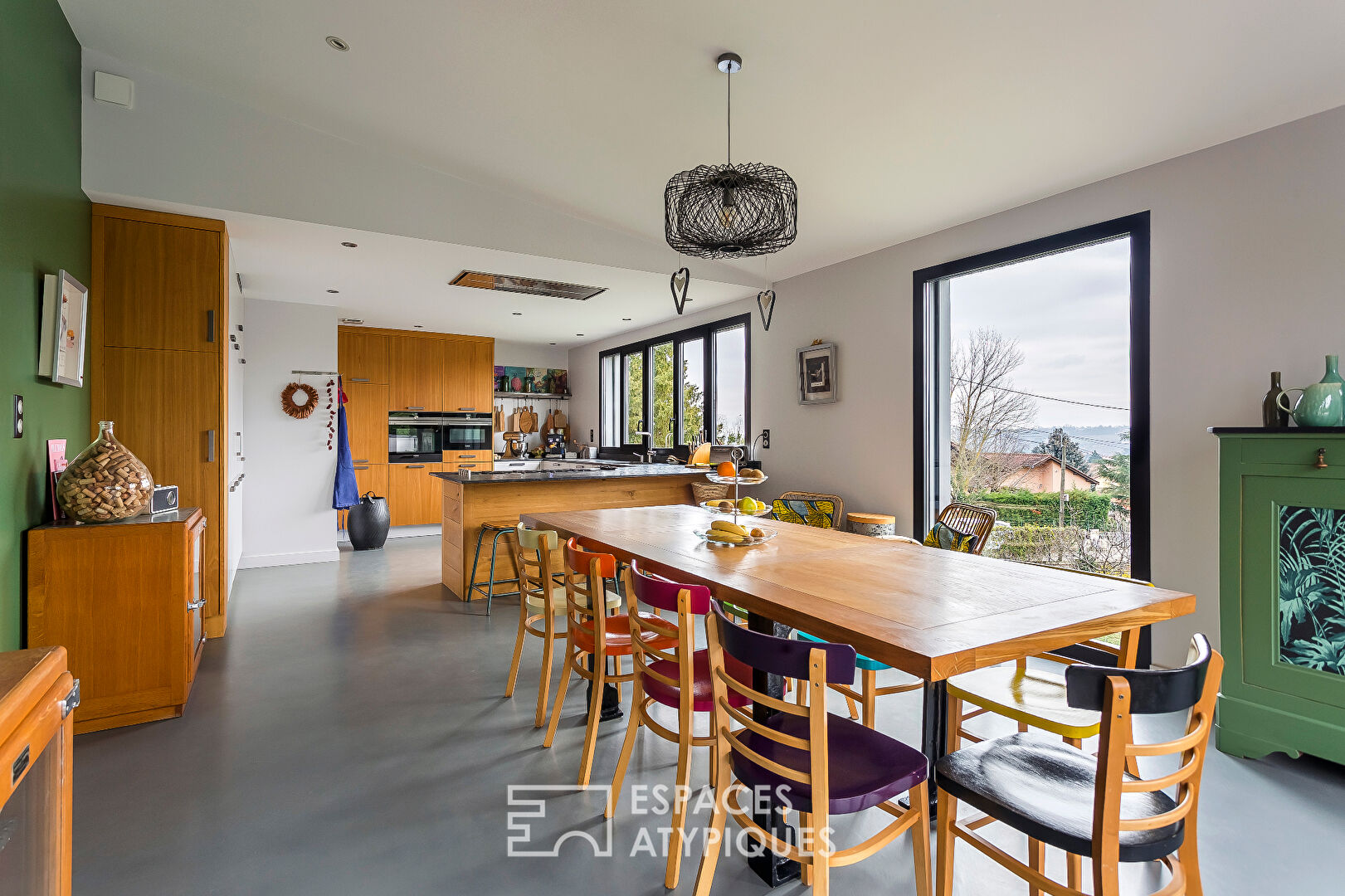 Maison familiale avec extension contemporaine à St-Genis-Laval